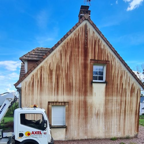 Net Façade : Nettoyant désincrustant professionnel pour façades et toitures